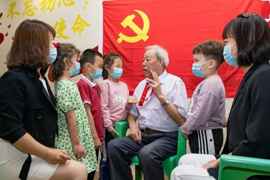 校园追星变形记